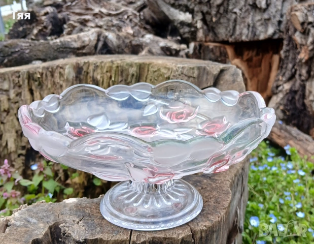 Малка стъклена фруктиера 