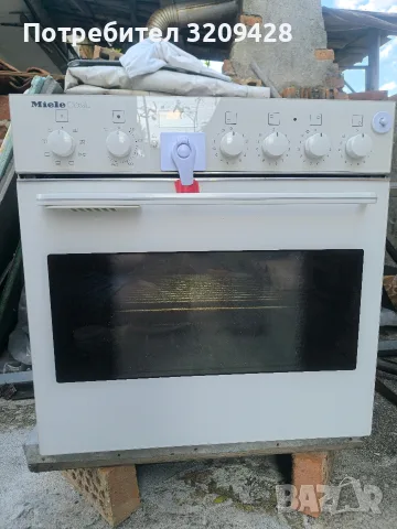 Фурна с плот за вграждане Miele