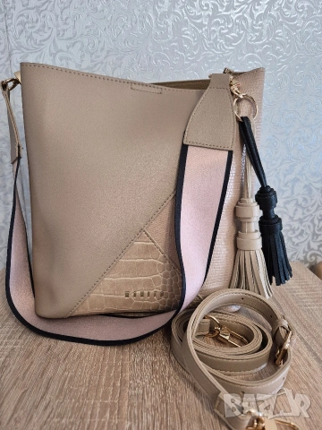 Бежова дамска чанта, снимка 2 - Чанти - 54319469