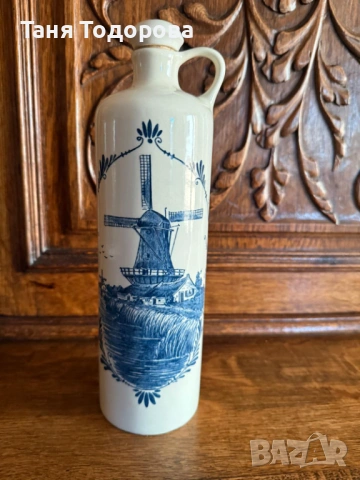 Холандско декоративно шише Delft Blue – ръчна изработка, отлично състояние