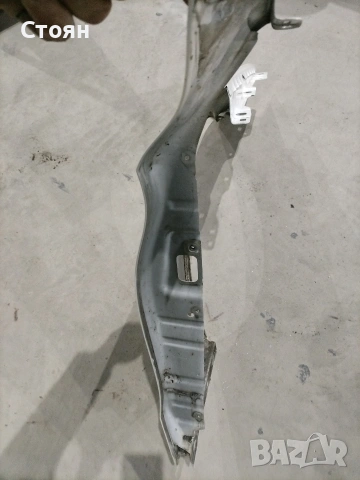 калник преден ляв за мерцедес Ц класа W205, снимка 5 - Части - 53951506