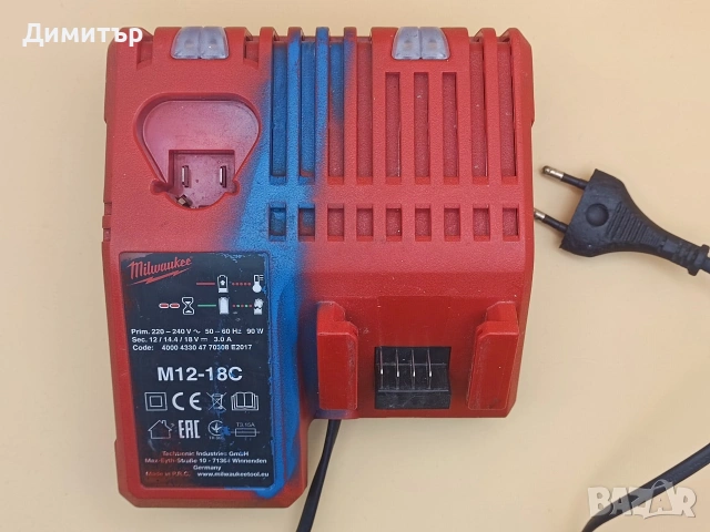 Milwaukee M12-18C зарядно, снимка 2 - Винтоверти - 54638077