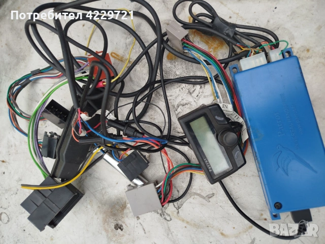 Bluetooth handsfree система за кола Parrot CK3100 , снимка 7 - Аксесоари и консумативи - 54160170