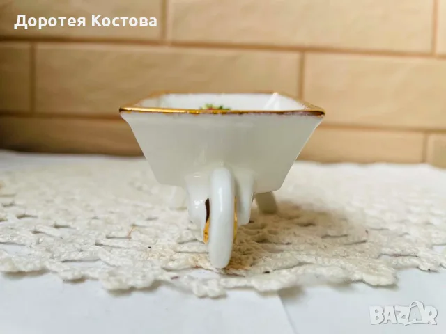 ROYAL ALBERT малка порцеланова количка от Англия с декор рози, снимка 3 - Антикварни и старинни предмети - 55388218
