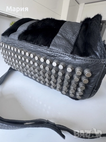 Черна чанта от естествена кожа и кожа с косъм на „Alexander Wang/Александър Ванг”, снимка 2 - Чанти - 55415104