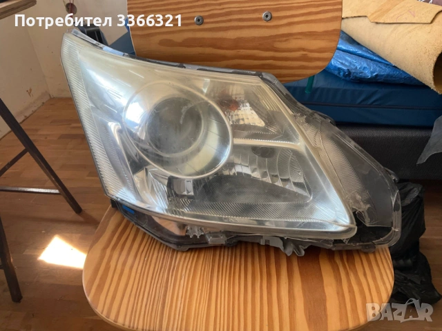 Десен фар за Toyota Avensis, снимка 5 - Части - 54915262