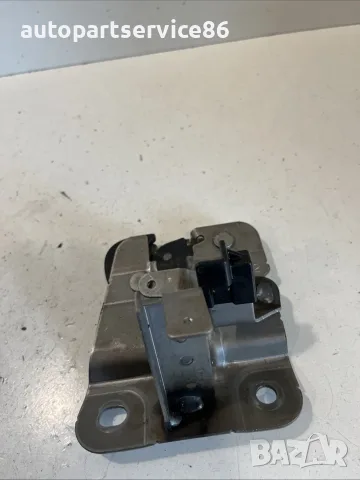 Механизъм за заключване на задна дясна седалка за Mazda 3 2.2D (2015) BHN2 OEM, снимка 2 - Части - 55568939