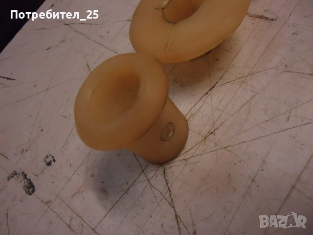 Втулки за Трабант, снимка 2 - Части - 55156638
