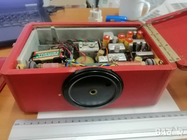 Ретро, английско AM радио ROBERTS R200, снимка 9 - Радиокасетофони, транзистори - 53981570