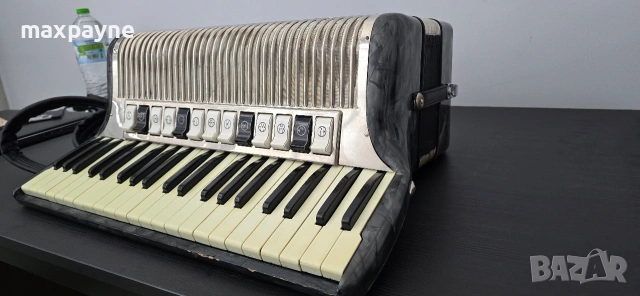 Акордеон Hohner Organola LMMH 140 баса, снимка 5 - Акордеони - 54996091