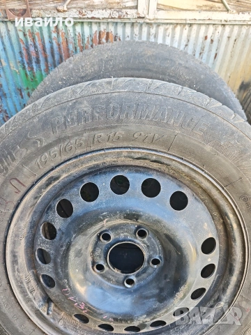 продавам гуми за опел астра 195/65/15