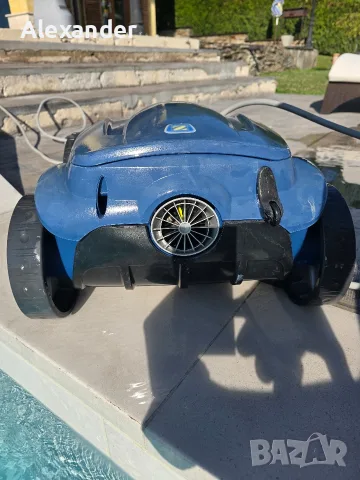Zodiac Vortex robotic pool cleaner, likely the OV 5300, снимка 2 - Басейни и аксесоари - 55388773