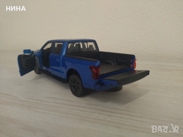 Метална количка Ford F 150 Platinum !!!, снимка 3 - Колекции - 54822294