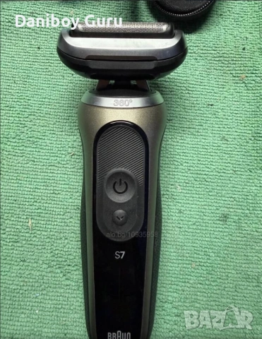 BRAUN Series 7 72-C7200cc електрическа самобръсначка с почистваща и зарядна станция, снимка 3 - Електрически самобръсначки - 54531066