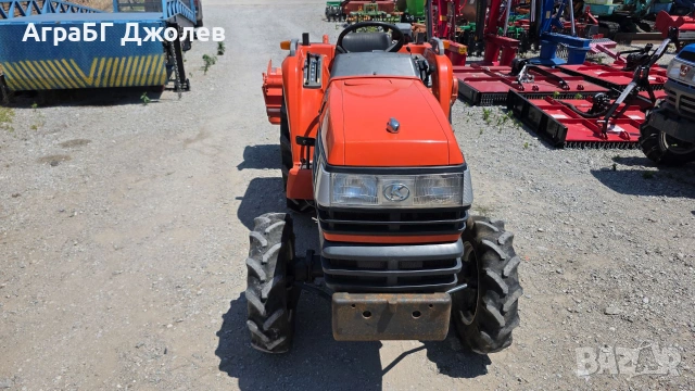 Японски трактор Kubota T220 с фреза, 4x4, 22 кс., АграБГ Джолев, снимка 8 - Селскостопанска техника - 55118686