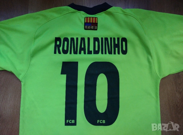 Ronaldinho #10 / Barcelona - детска футболна тениска, снимка 2 - Детски тениски и потници - 54541645