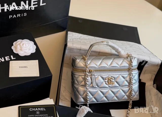 Дамска чанта Chanel, снимка 4 - Чанти - 55363451