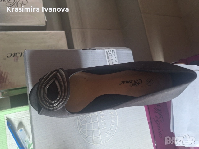 нови обувки от сатен, снимка 3 - Дамски обувки на ток - 54160361