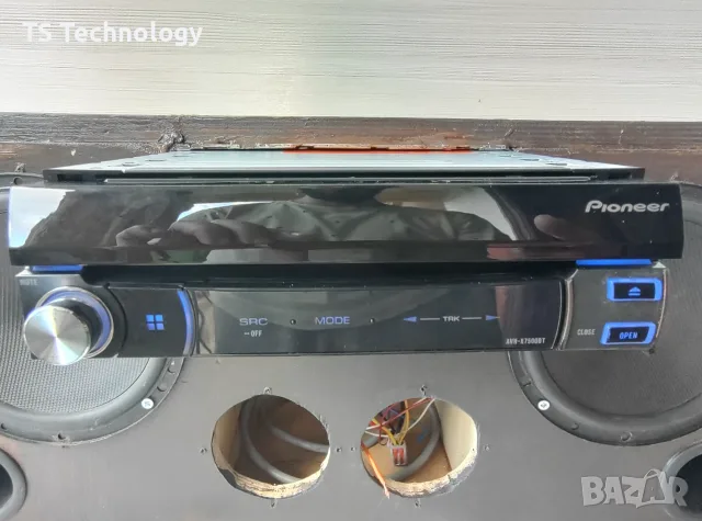 Мултимедия Pioneer AVH-X7500BT с изскачащ екран – Отлично състояние, снимка 3 - Навигация за кола - 55302578