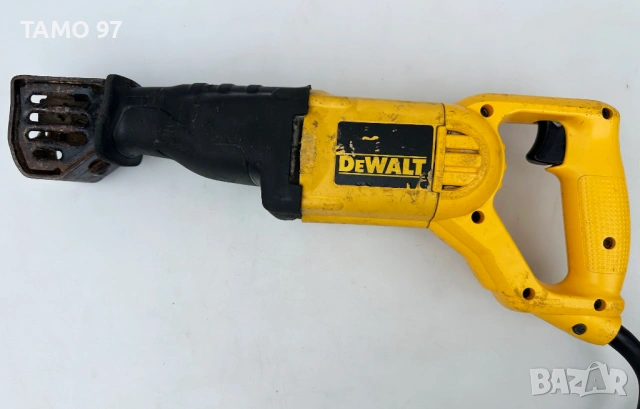 Dewalt DW304-PK - Електрически саблен трион 1050W, снимка 2 - Триони и циркуляри - 54672652