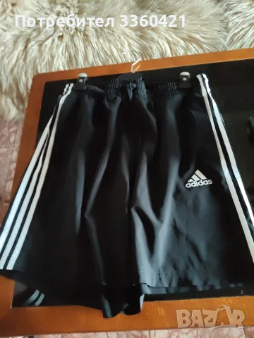 Оригинално мъжко панталонче (Adidas). 