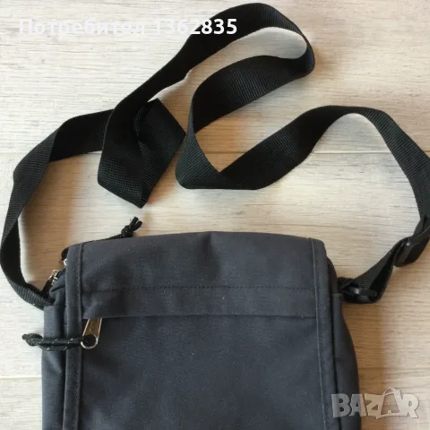 оригинална мъжка тъмно сива маркова чанта за през рамо / shoulder bag EASTPAK от САЩ, снимка 4 - Чанти - 55586738