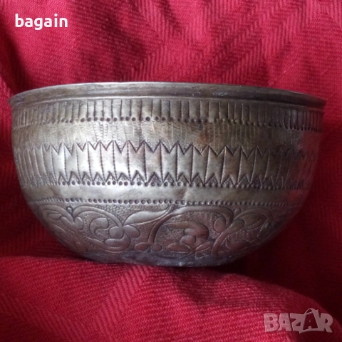 Сачанов възрожденски тас.