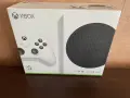 Xbox Series S 512GB – Отлично състояние, с кутия и оригинален контролер, снимка 3