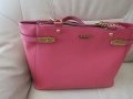 Оригинална дамска чанта GUESS от еко кожа в цвят корал, снимка 1