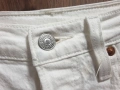  Нови със премахнат етикет. Дамски оригинални къси панталони Levi's 501® Original High Rise Shorts , снимка 8