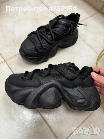 Нови черни маратонки 