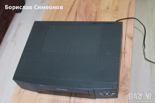 VHS VIDEORECORDER Telefunken M-9720, снимка 3 - Плейъри, домашно кино, прожектори - 54494858