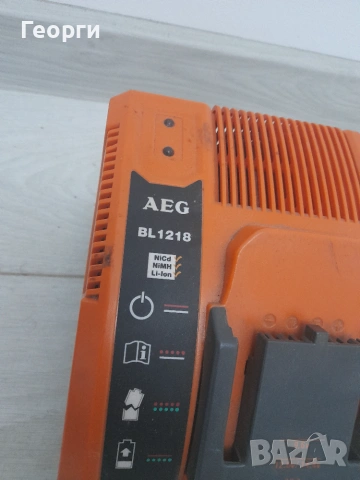 Зарядно AEG за литиево-йонни батерии, снимка 2 - Винтоверти - 55269291