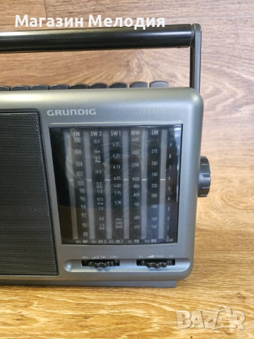 Ретро радиоприемник Grundig Concert Boy 235 – Немско качество и мощен звук, снимка 3 - Радиокасетофони, транзистори - 54589883