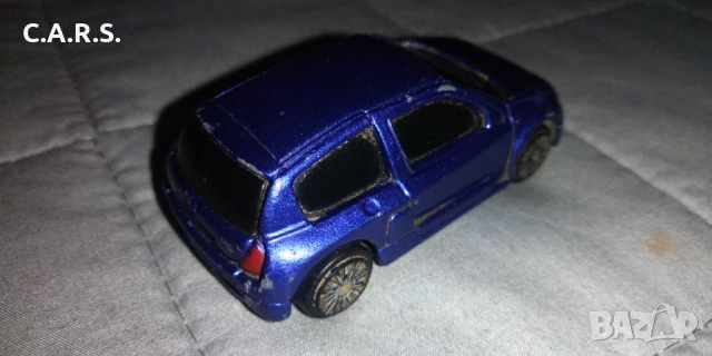 Clio V6 Renault Sport MAISTO Мащаб 1:64, снимка 4 - Колекции - 54379263