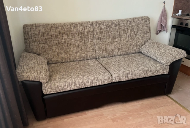 Кожен диван 