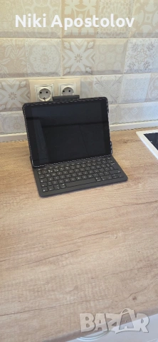iPad 9th Generation 10.2" 64GB, Wi-Fi в комплект с Logitech Slim Folio Bluetooth keyboard, снимка 2 - Таблети - 54824715