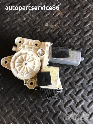 Мотор за стъкло предна лява врата за Vauxhall Opel Vectra C (2002-2006) 0130822011