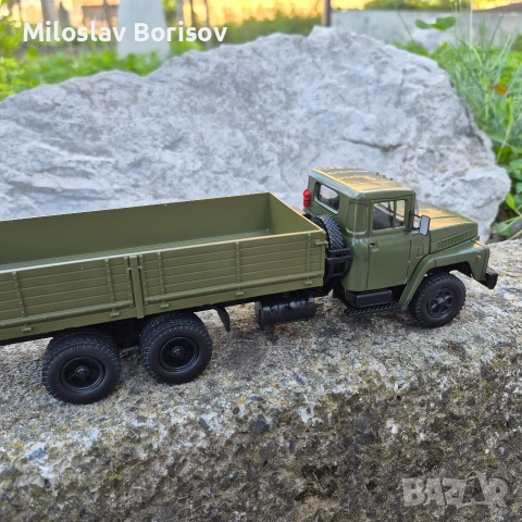 Kraz  +  ремарке в мащаб 1:43, снимка 12 - Колекции - 54151641