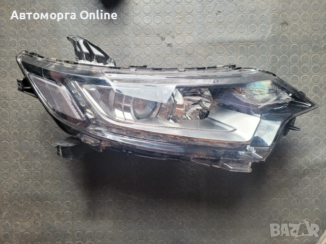 Десен фар за Mitsubishi Outlander 