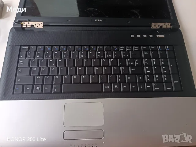 лаптоп на части Msi