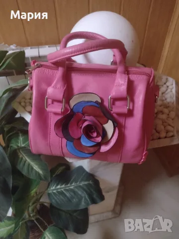 Дамска кожена чанта с роза