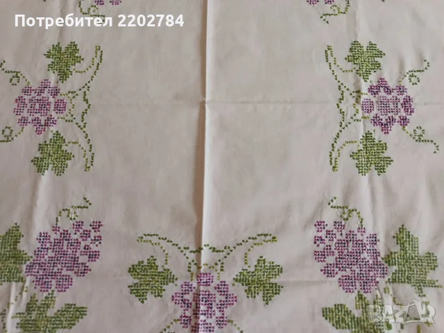 Битови, бродирани карета за маса , снимка 17 - Покривки за маси - 55660902