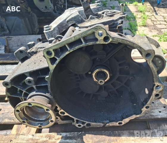 6 степенна ръчна скоростна кутия от Vw Passat B6 , снимка 7 - Части - 54769411