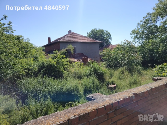 Двуетажна къща в с. Партизанин, общ. Братя Даскалови, снимка 9 - Къщи - 54702465