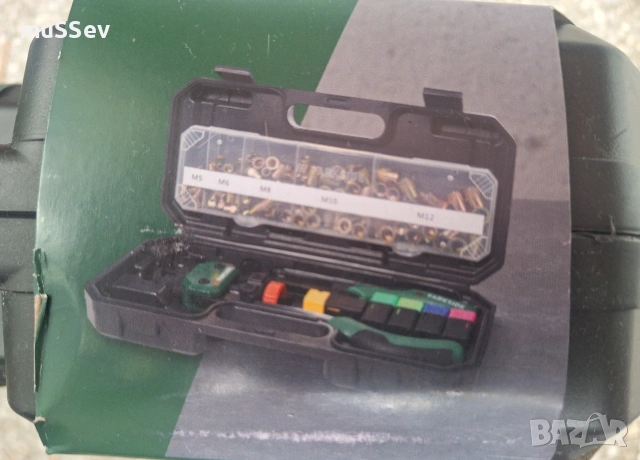 клещи за занитване с принадлежности в куфар на Парксайд 