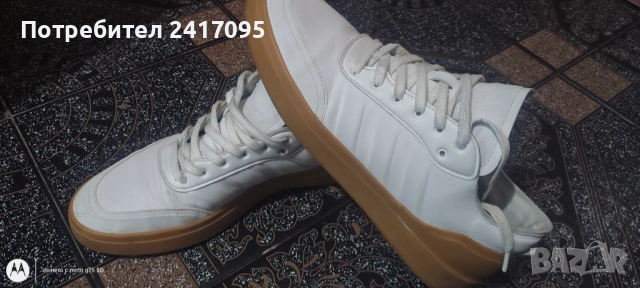 Маратонки Adidas - Court rivals - цената се коментира. 