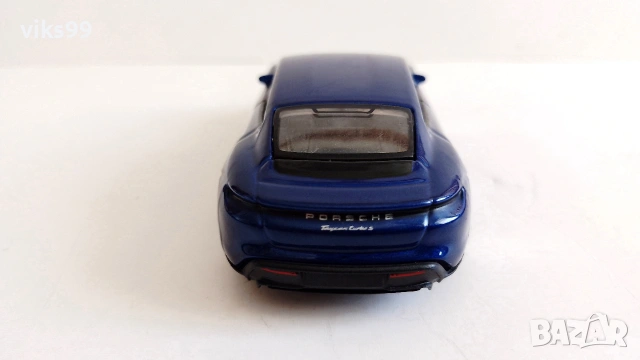 Bburago BMW 1 Series, Dodge Viper GTS и Porsche Taycan, снимка 14 - Колекции - 55069526