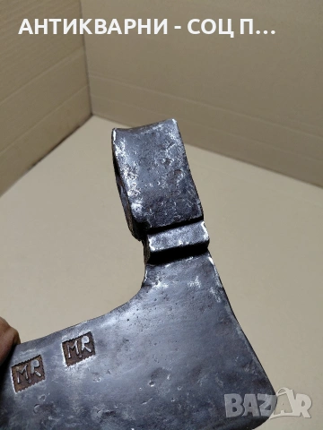 Соц Стара Ръчно Кована Голяма Дърводелска Брадва Кривица 1.050кг. НОМЕР 1897., снимка 5 - Антикварни и старинни предмети - 54905664