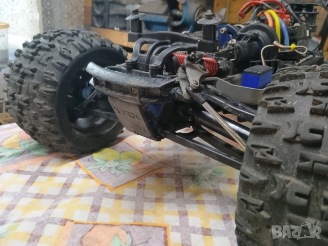 Traxxas E-revo 1/8 v1, снимка 3 - Коли, камиони, мотори, писти - 54897830